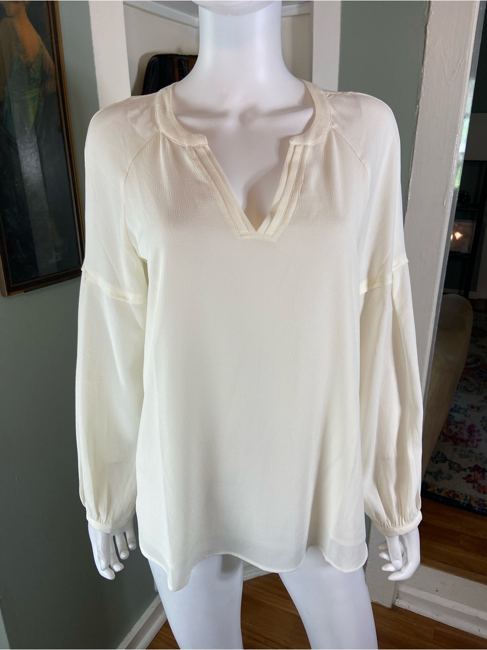 NWT Vince Camuto Cream Split V-Neck Long Sleeve Blouse Antique White Small [TE]